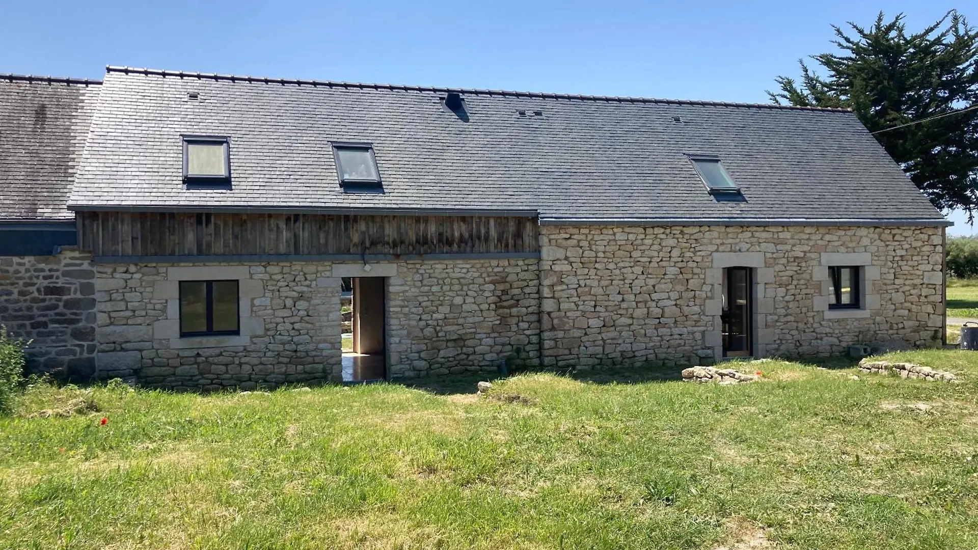 Holiday home Gites De Lezinadou - 6 Personnes - Plomeur La Torche